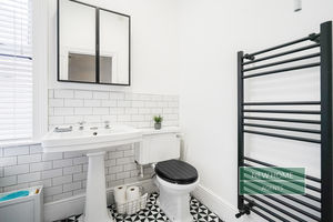 Photo 25- click for photo gallery